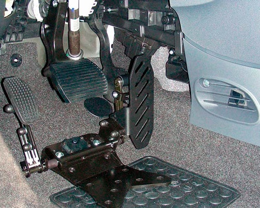 Pedal acelerador reversible lado izquierdo fijado al suelo D908PS