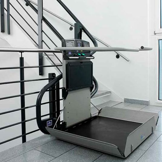 Salva escaleras de Plataforma Inclinada Artira curvas